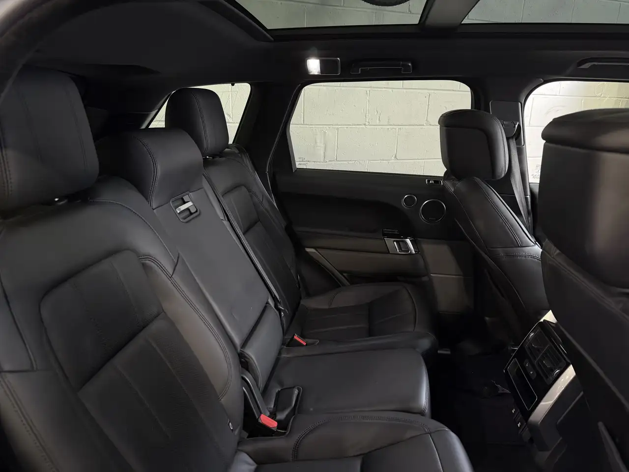 Land Rover Range Rover Sport снимка Land Rover Range Rover Sport