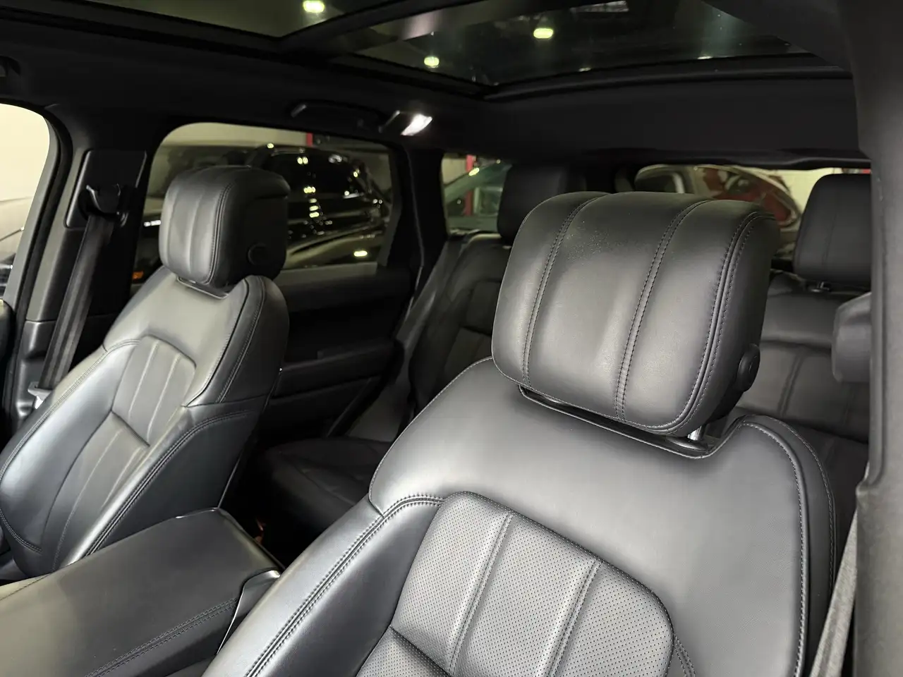 Land Rover Range Rover Sport снимка Land Rover Range Rover Sport