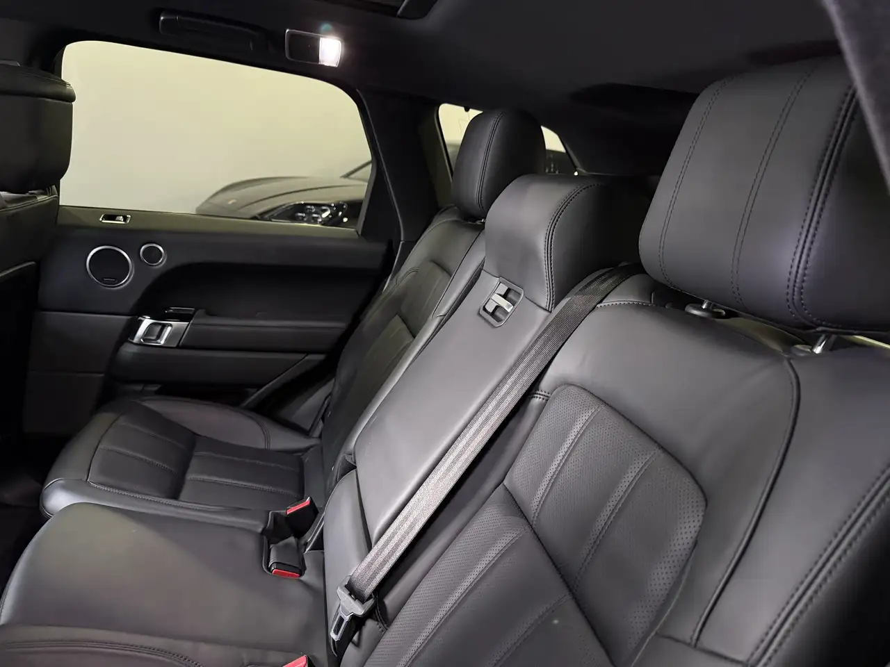 Land Rover Range Rover Sport снимка Land Rover Range Rover Sport