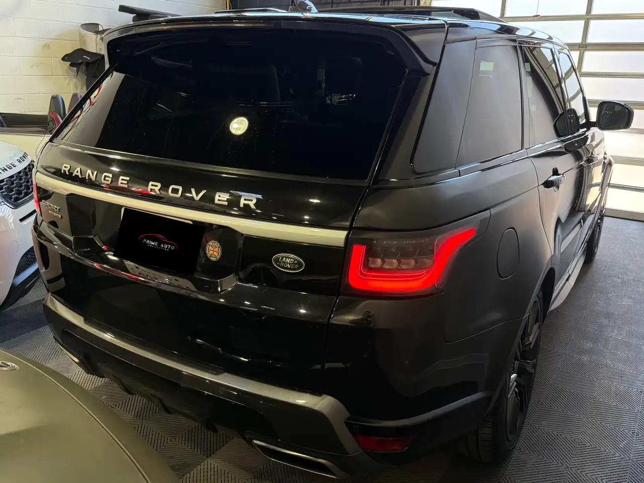Land Rover Range Rover Sport снимка Land Rover Range Rover Sport