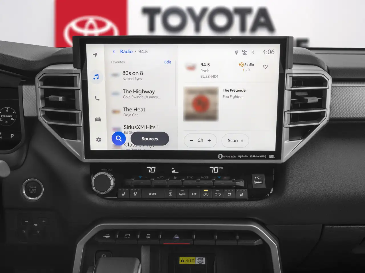 Toyota Tundra снимка Toyota Tundra