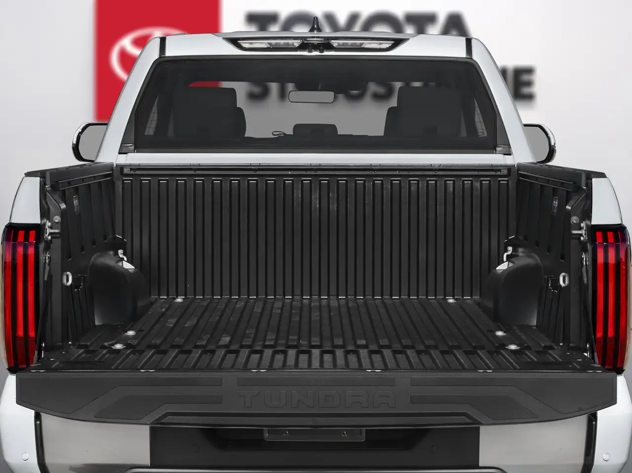 Toyota Tundra снимка Toyota Tundra