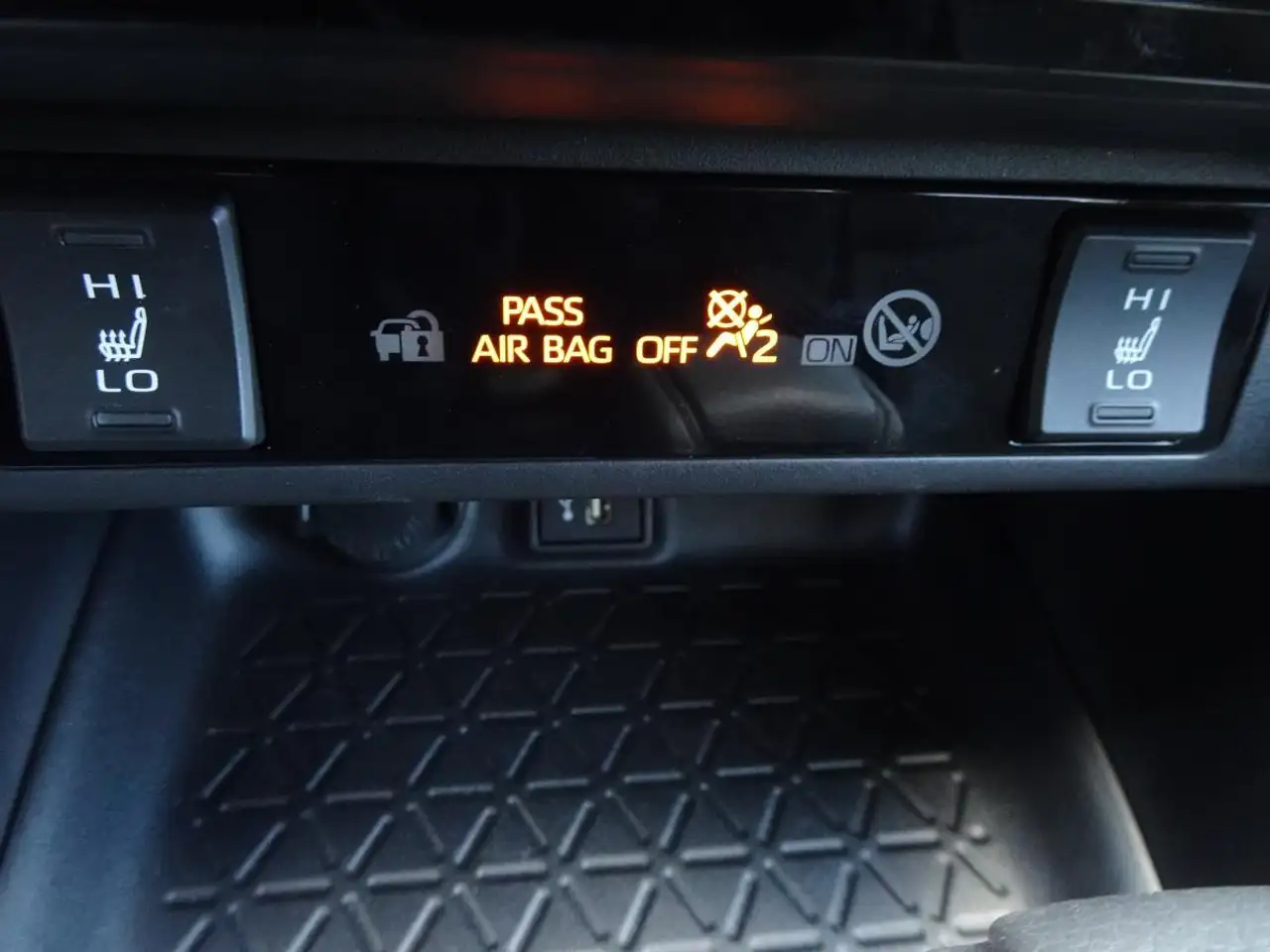 Toyota RAV 4 photo Toyota RAV 4