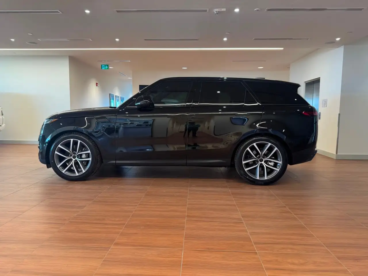 Land Rover Range Rover Sport снимка Land Rover Range Rover Sport