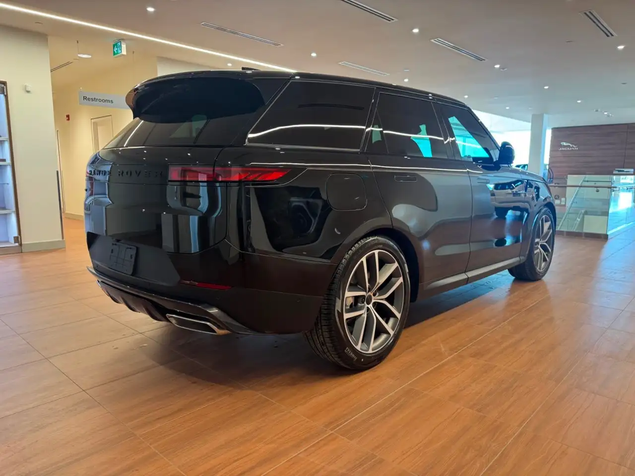 Land Rover Range Rover Sport снимка Land Rover Range Rover Sport