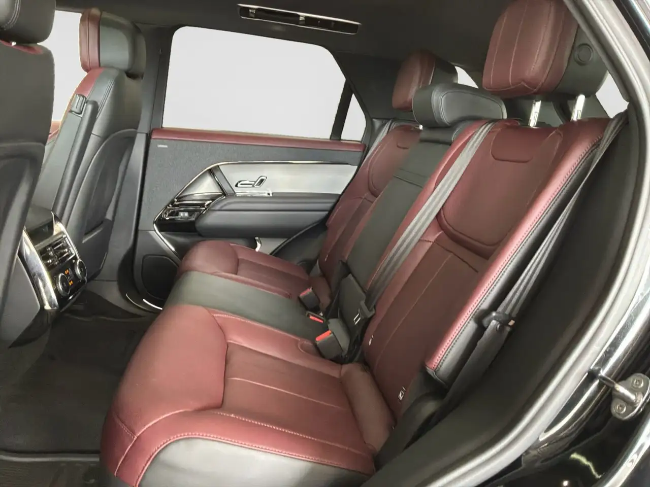 Land Rover Range Rover Sport снимка Land Rover Range Rover Sport