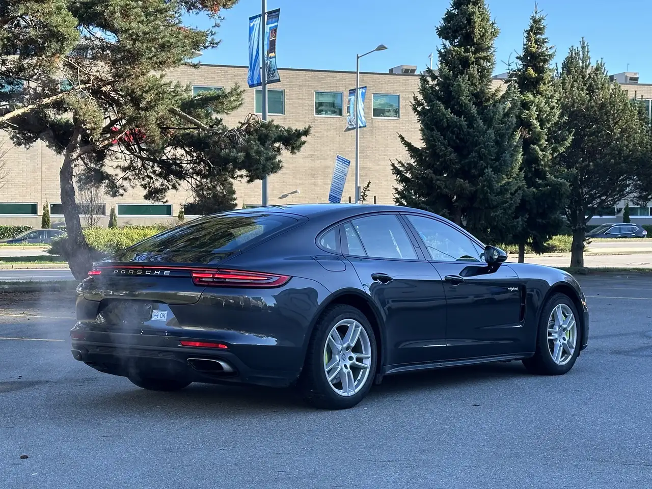 Porsche Panamera снимка Porsche Panamera