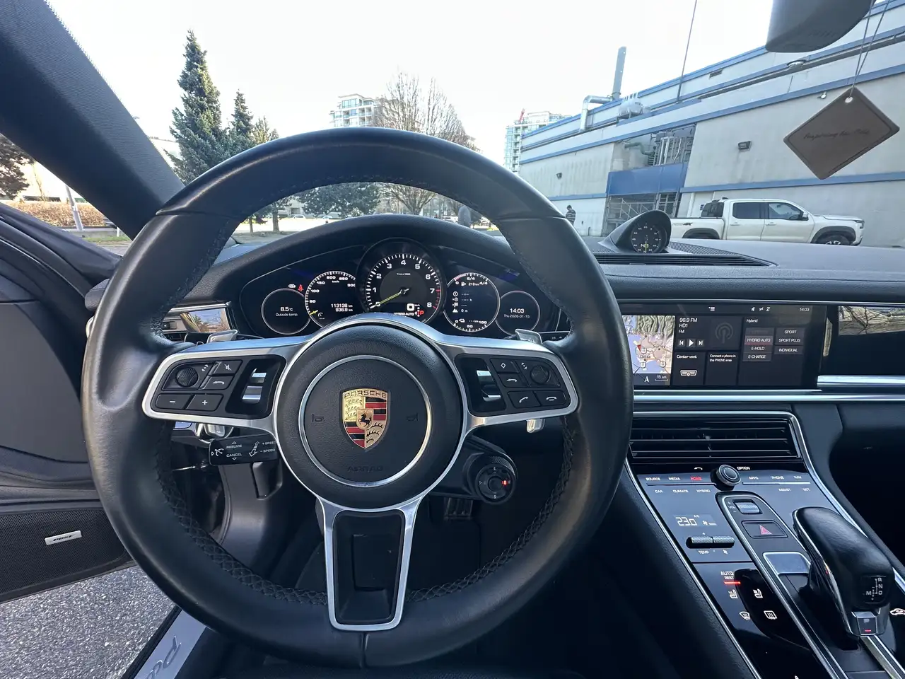 Porsche Panamera снимка Porsche Panamera