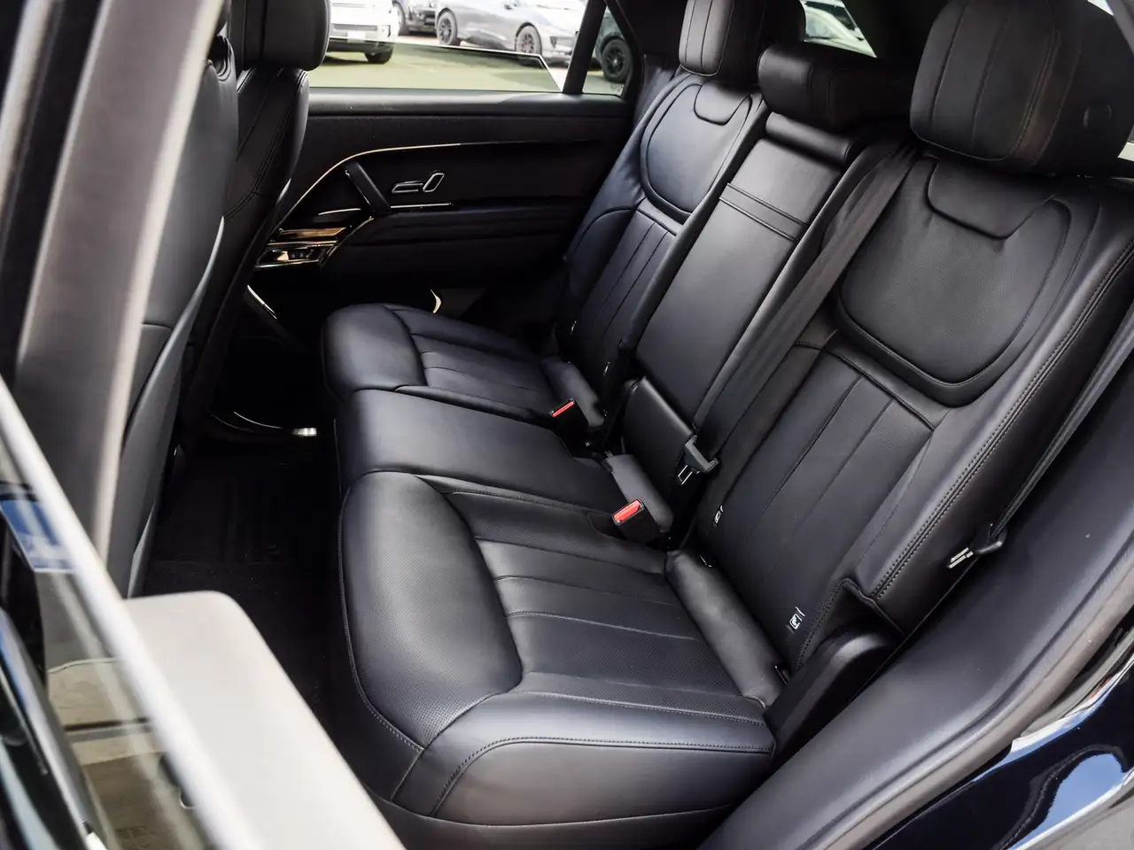 Land Rover Range Rover Sport снимка Land Rover Range Rover Sport