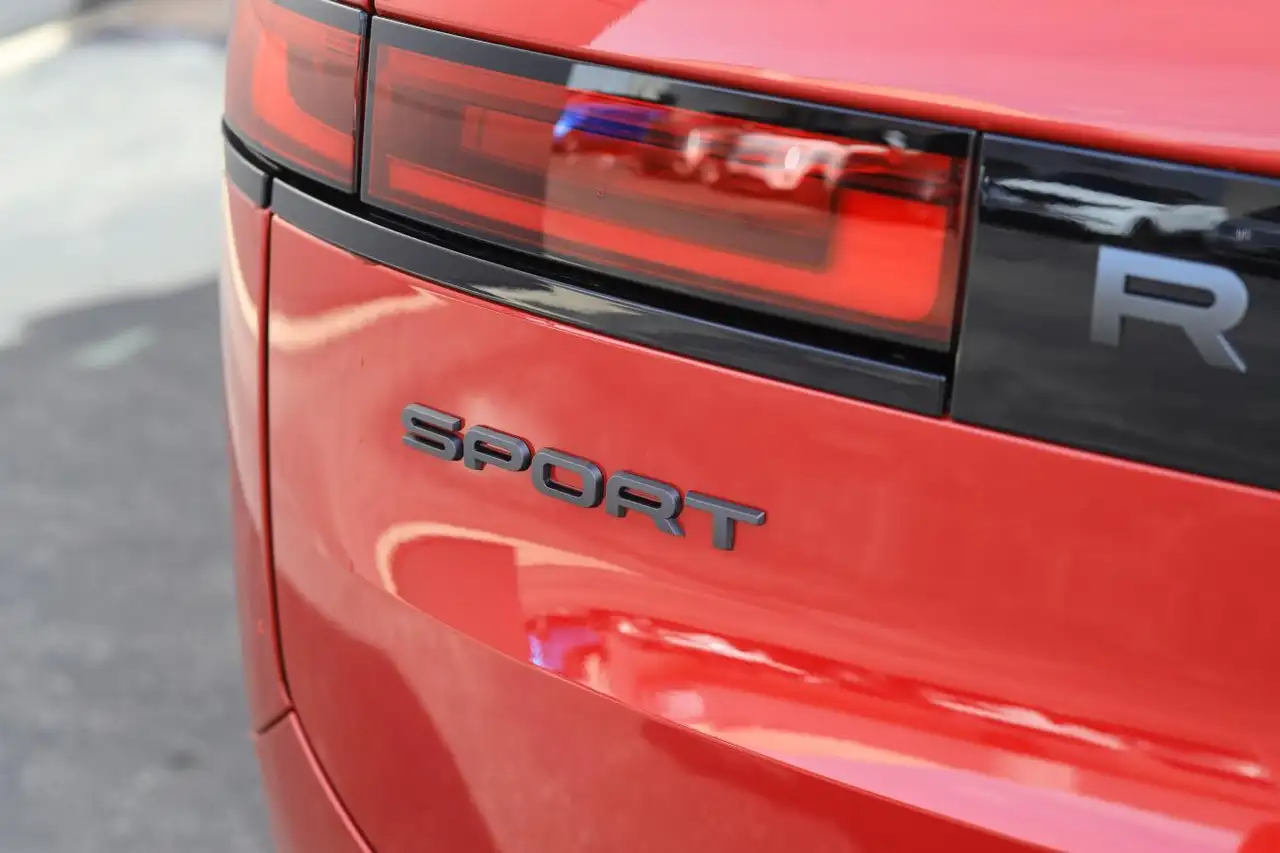 Land Rover Range Rover Sport снимка Land Rover Range Rover Sport