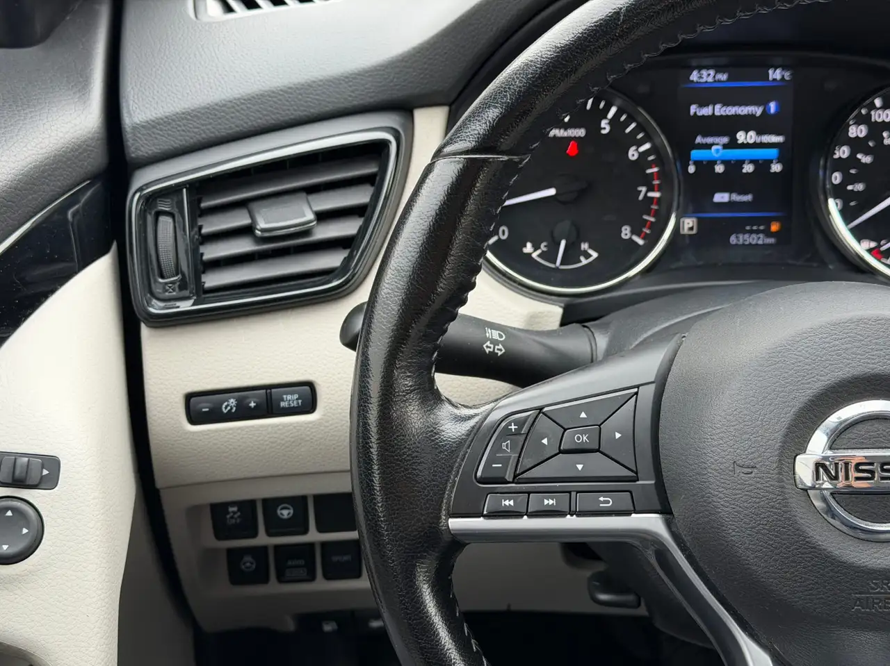 Nissan Qashqai снимка Nissan Qashqai