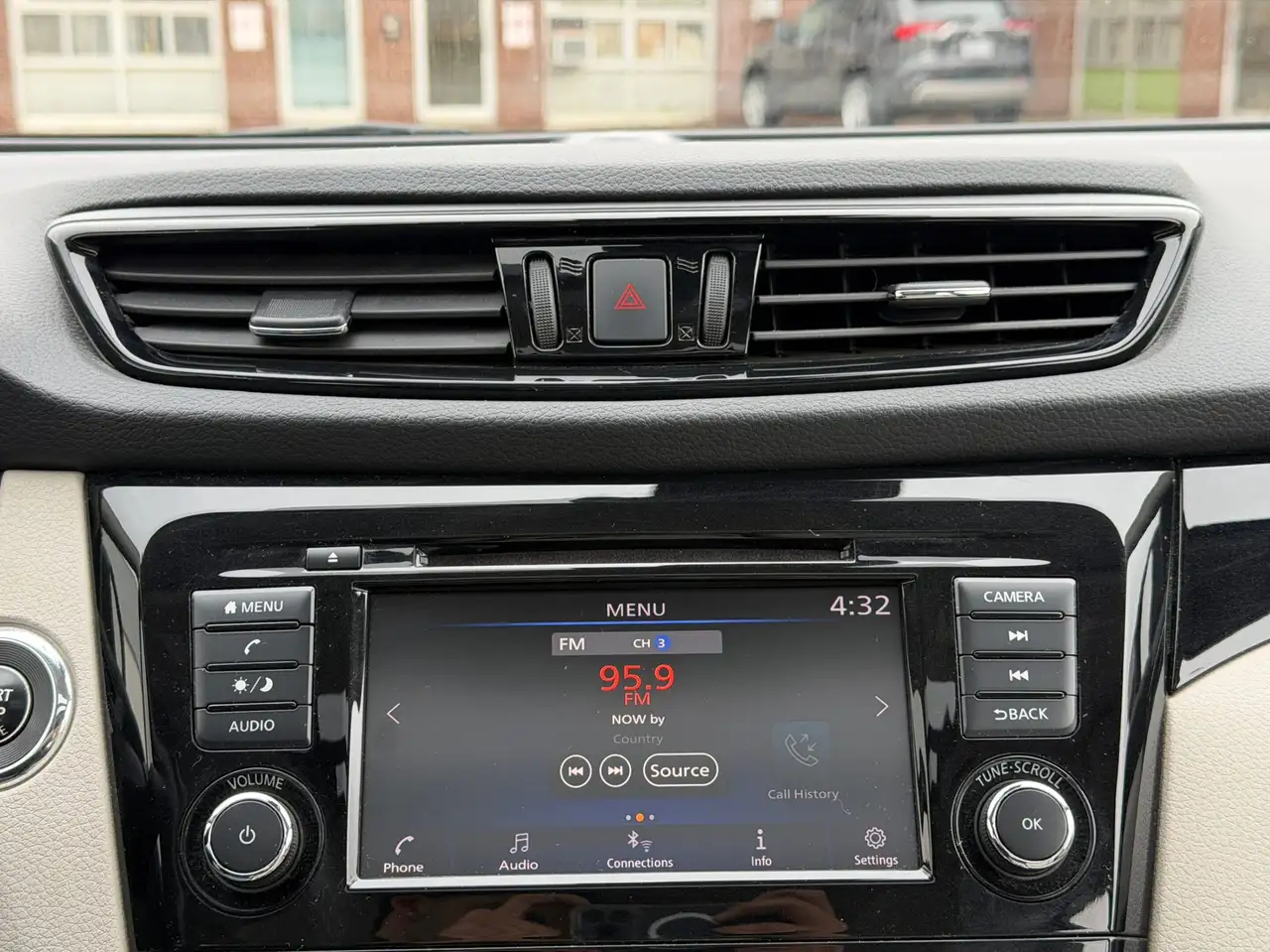 Nissan Qashqai снимка Nissan Qashqai