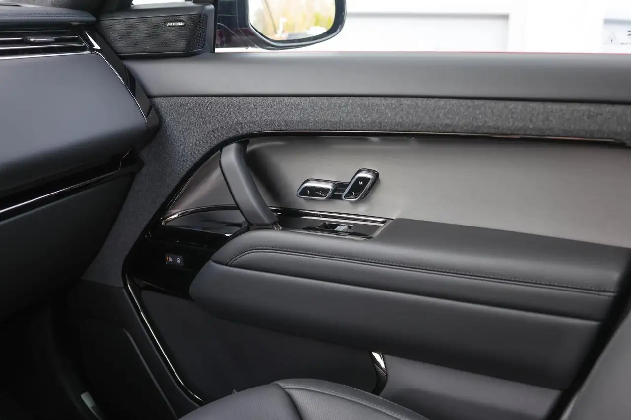 Land Rover Range Rover Sport снимка Land Rover Range Rover Sport