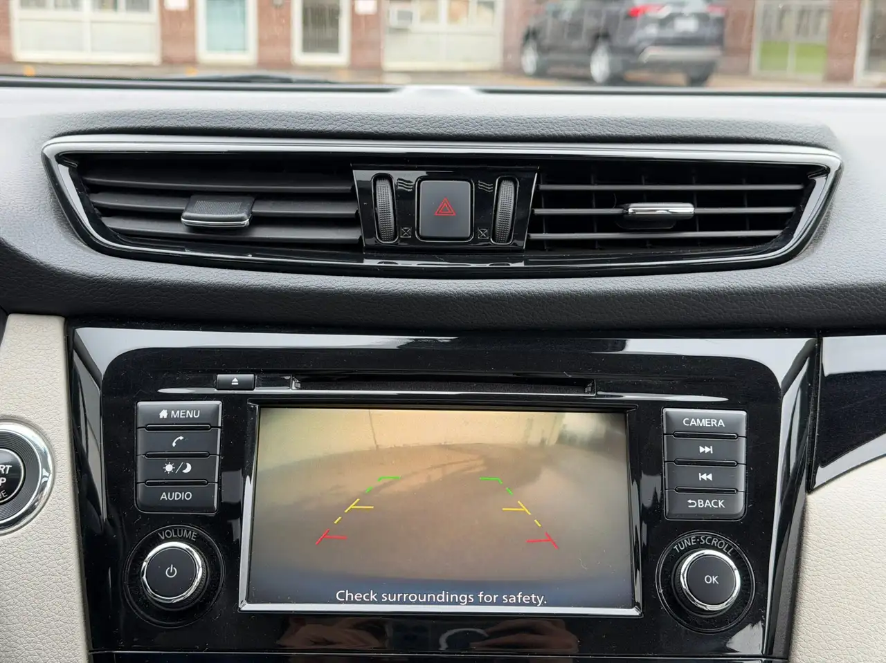 Nissan Qashqai снимка Nissan Qashqai