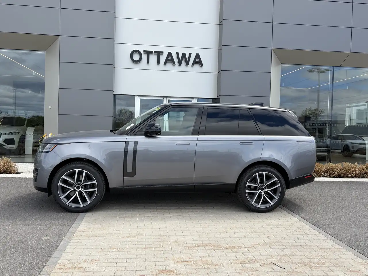 Land Rover Range Rover photo Land Rover Range Rover