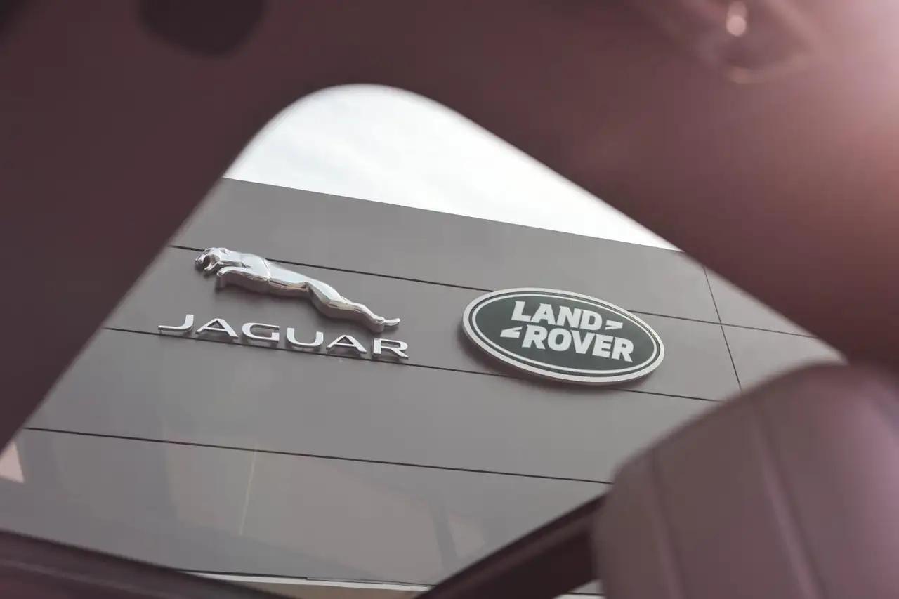 Land Rover Range Rover Sport снимка Land Rover Range Rover Sport