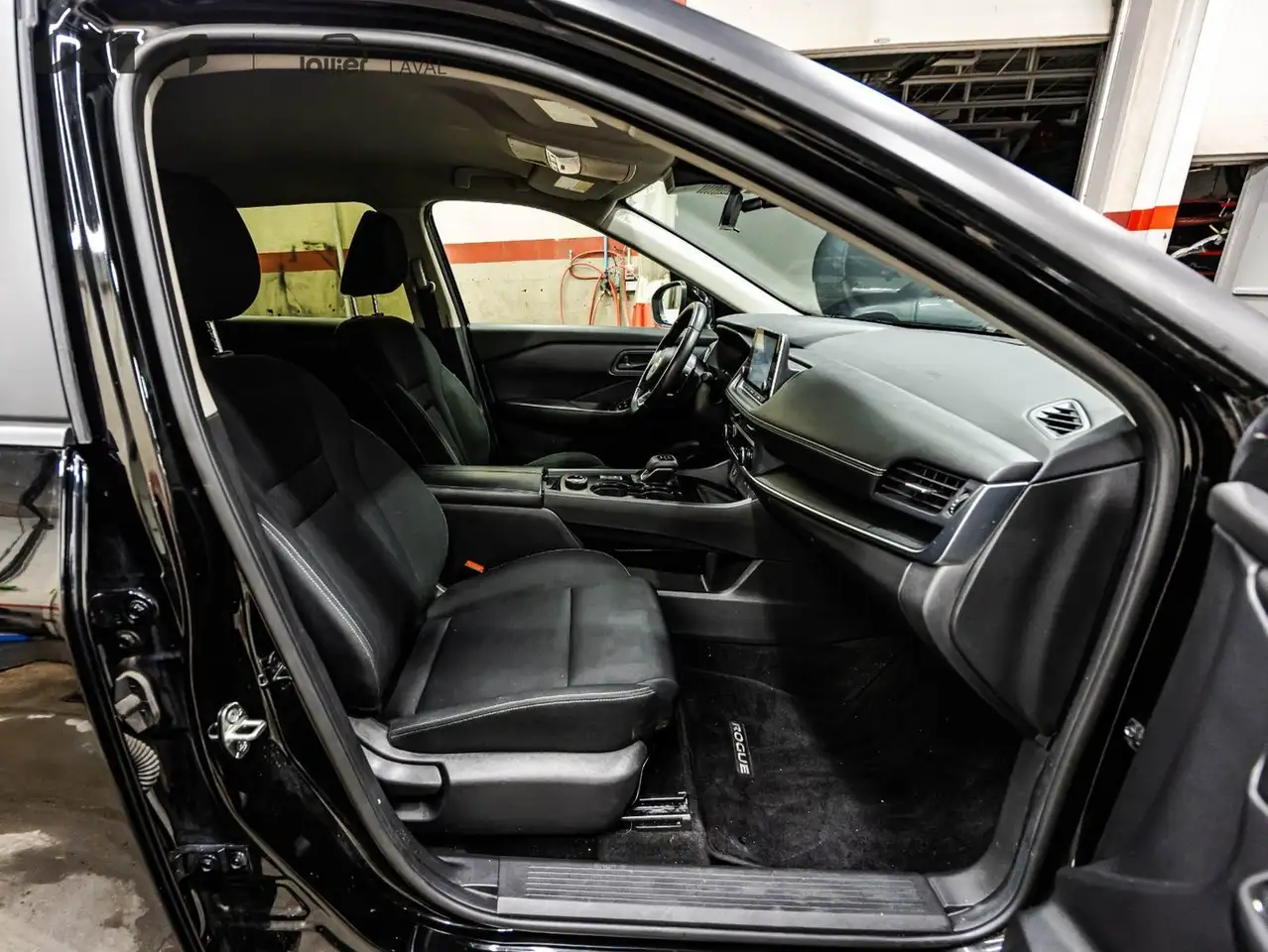Nissan Rogue fotografie Nissan Rogue