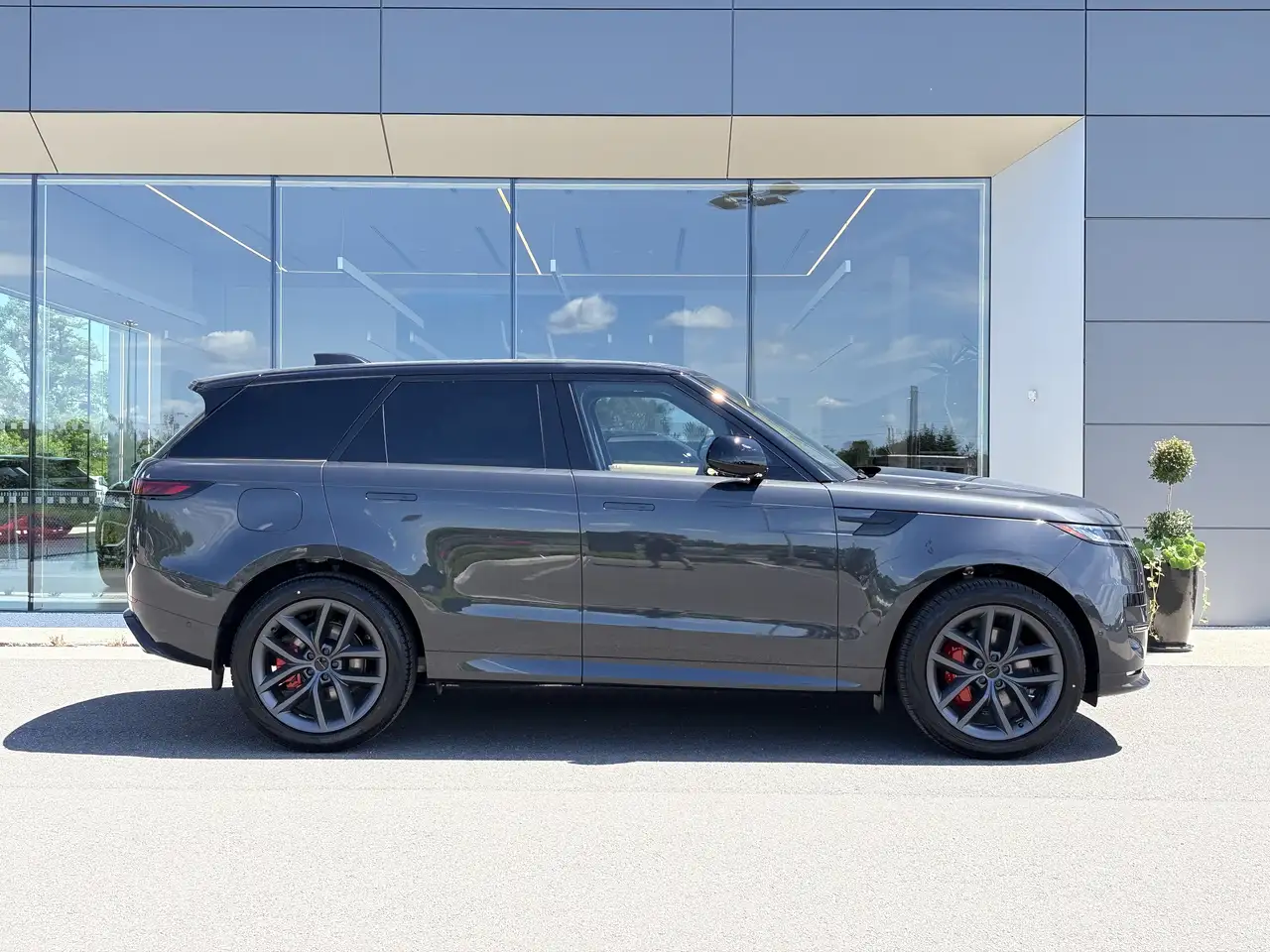 Land Rover Range Rover Sport photo Land Rover Range Rover Sport