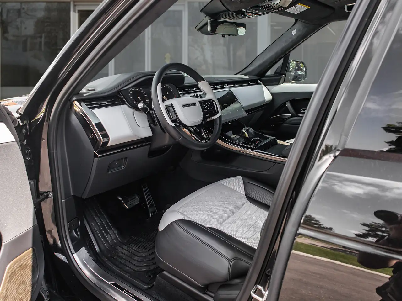 Land Rover Range Rover Sport снимка Land Rover Range Rover Sport