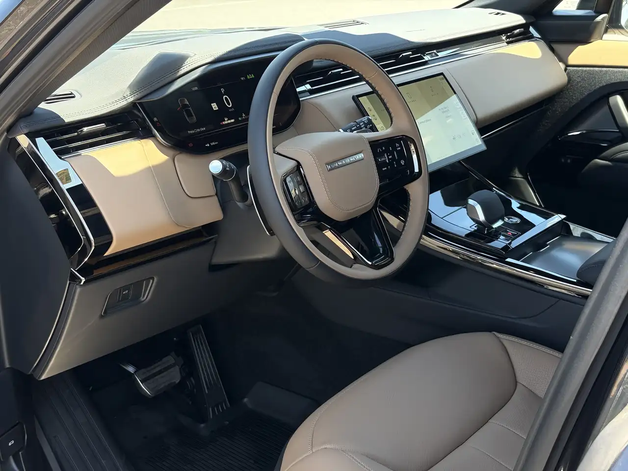 Land Rover Range Rover Sport photo Land Rover Range Rover Sport