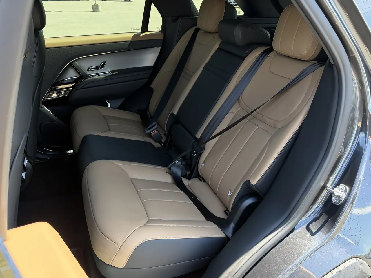 Land Rover Range Rover Sport photo Land Rover Range Rover Sport