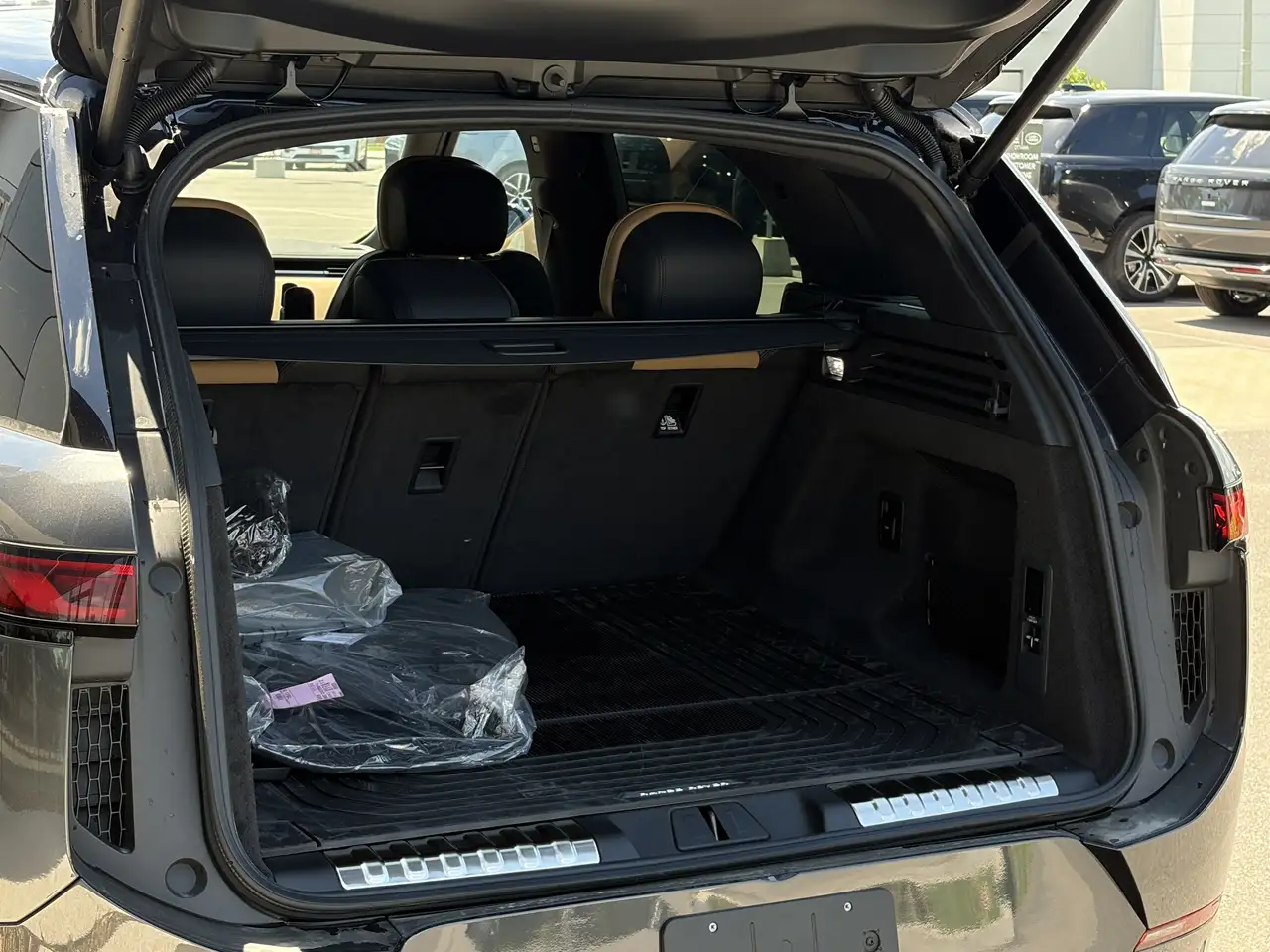Land Rover Range Rover Sport photo Land Rover Range Rover Sport