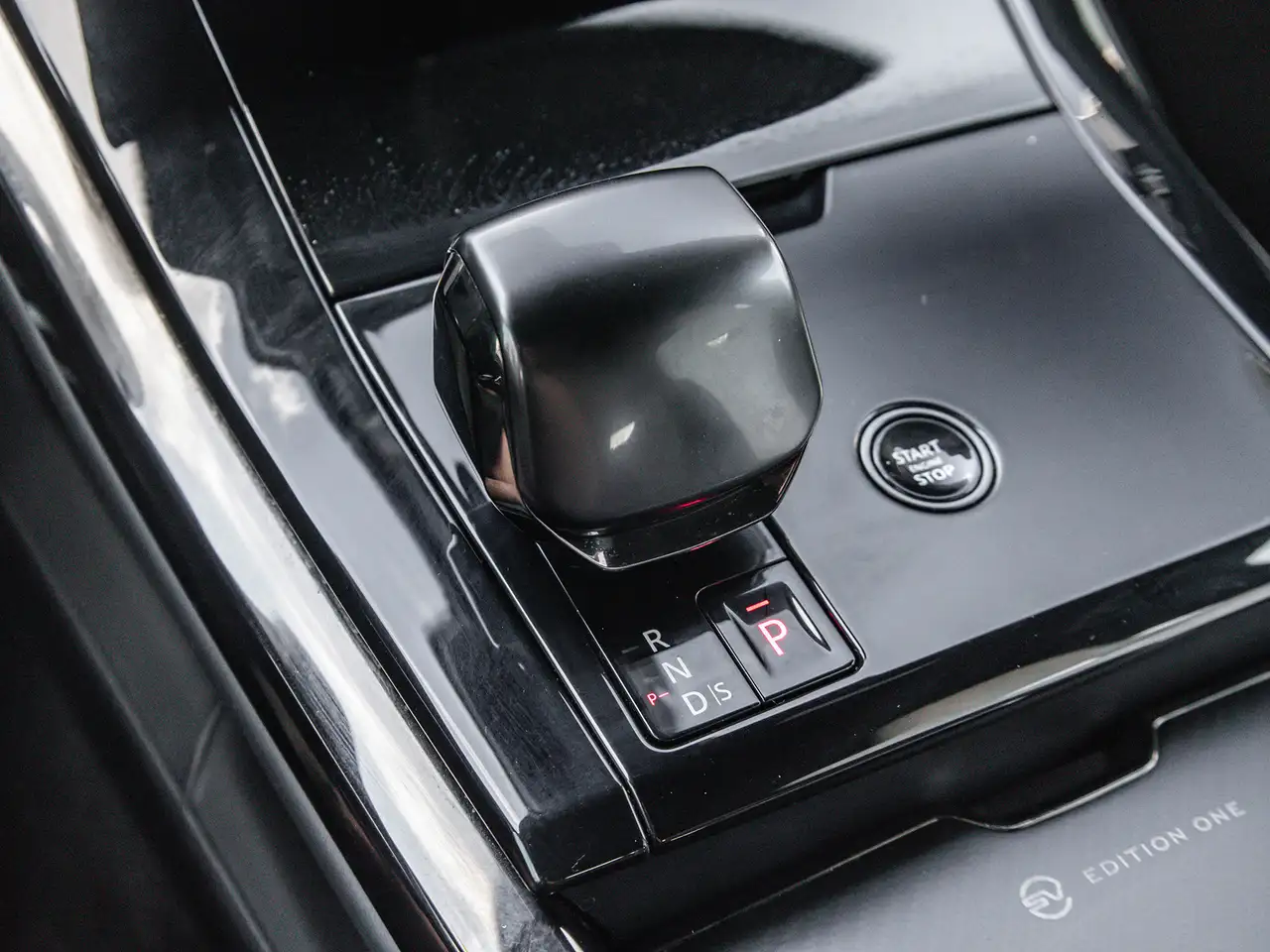 Land Rover Range Rover Sport снимка Land Rover Range Rover Sport