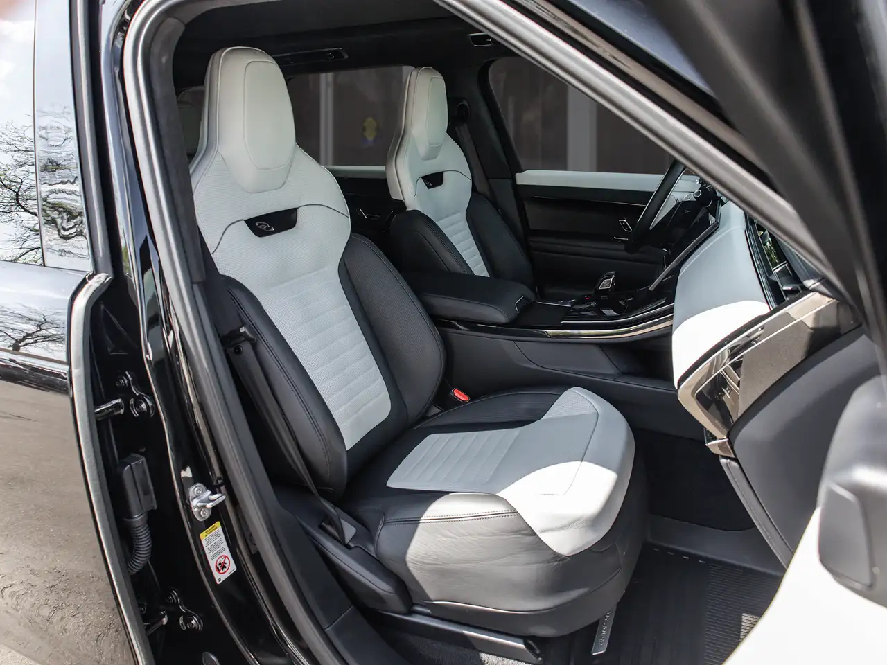 Land Rover Range Rover Sport снимка Land Rover Range Rover Sport