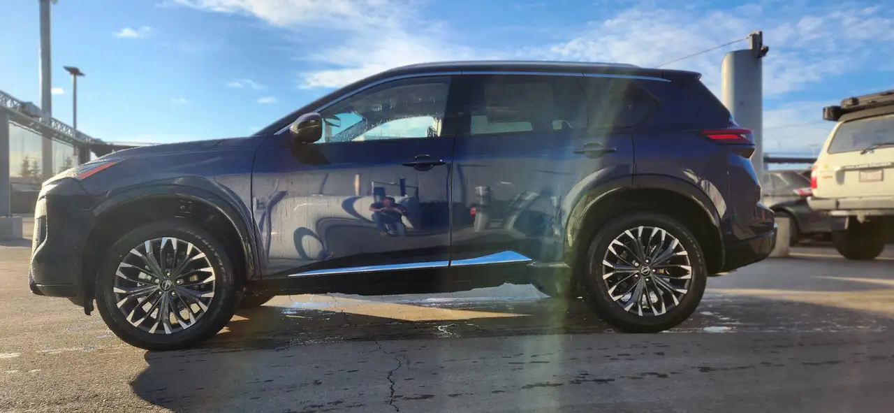 Nissan Rogue снимка Nissan Rogue