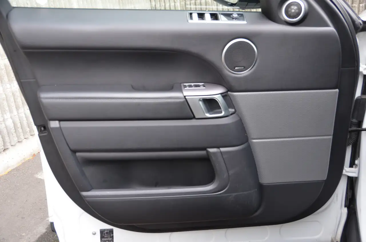 Land Rover Range Rover Sport снимка Land Rover Range Rover Sport