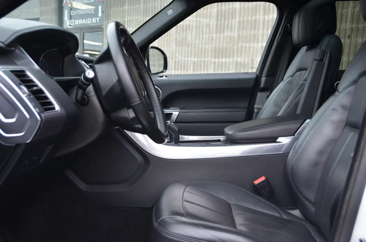 Land Rover Range Rover Sport снимка Land Rover Range Rover Sport