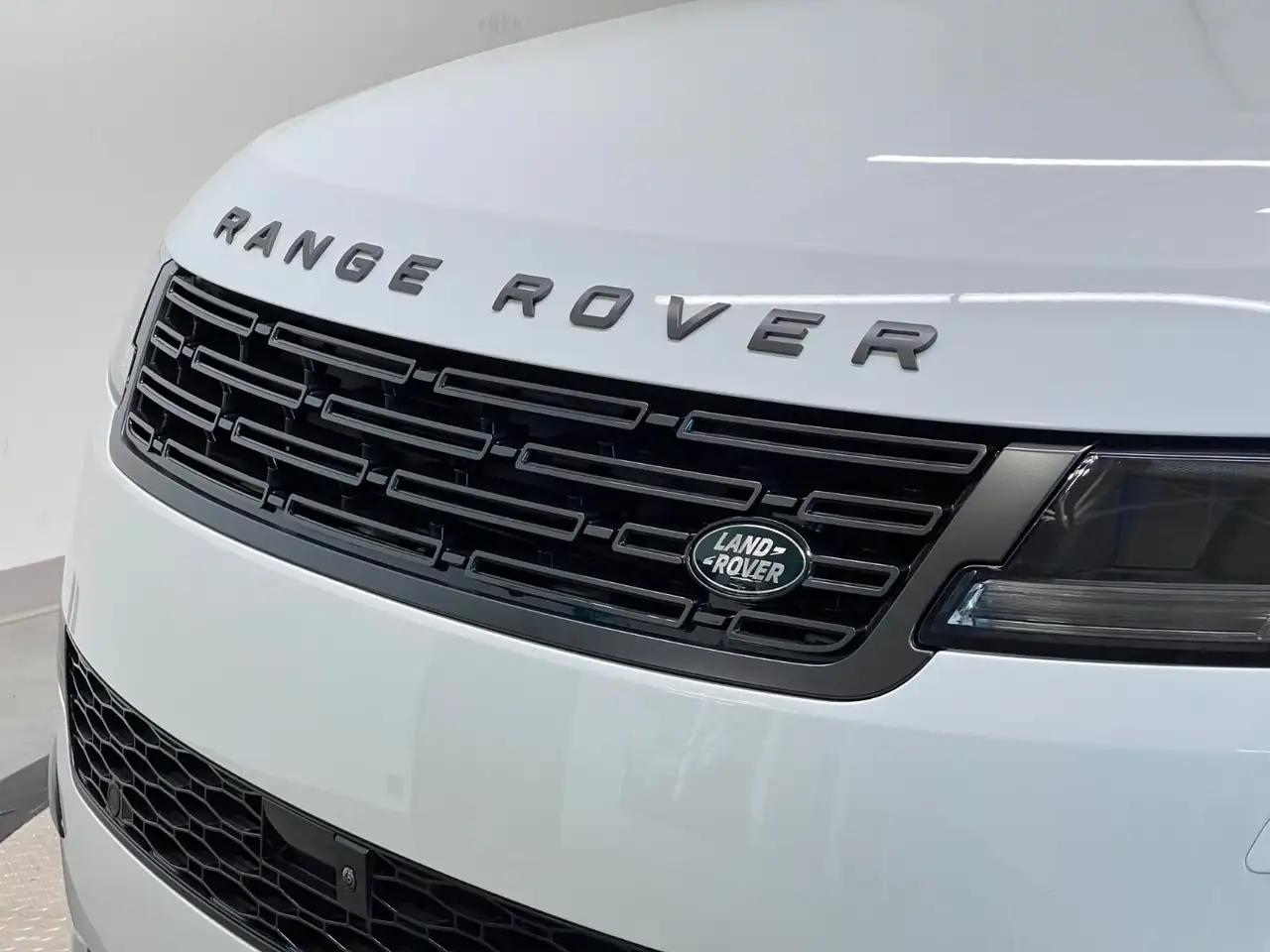 Land Rover Range Rover Sport снимка Land Rover Range Rover Sport