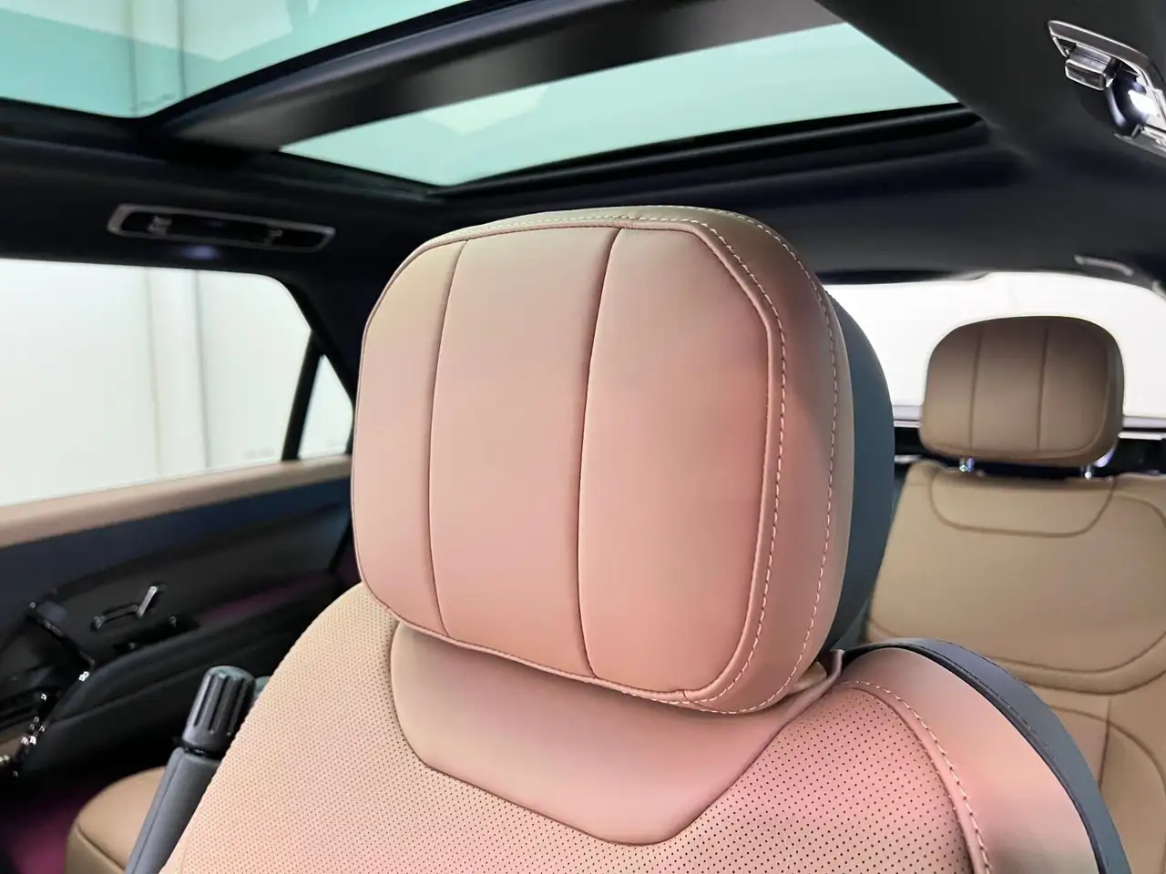 Land Rover Range Rover Sport снимка Land Rover Range Rover Sport