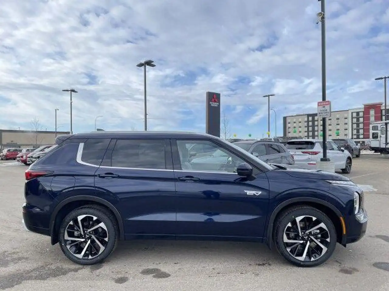 Mitsubishi Outlander снимка Mitsubishi Outlander