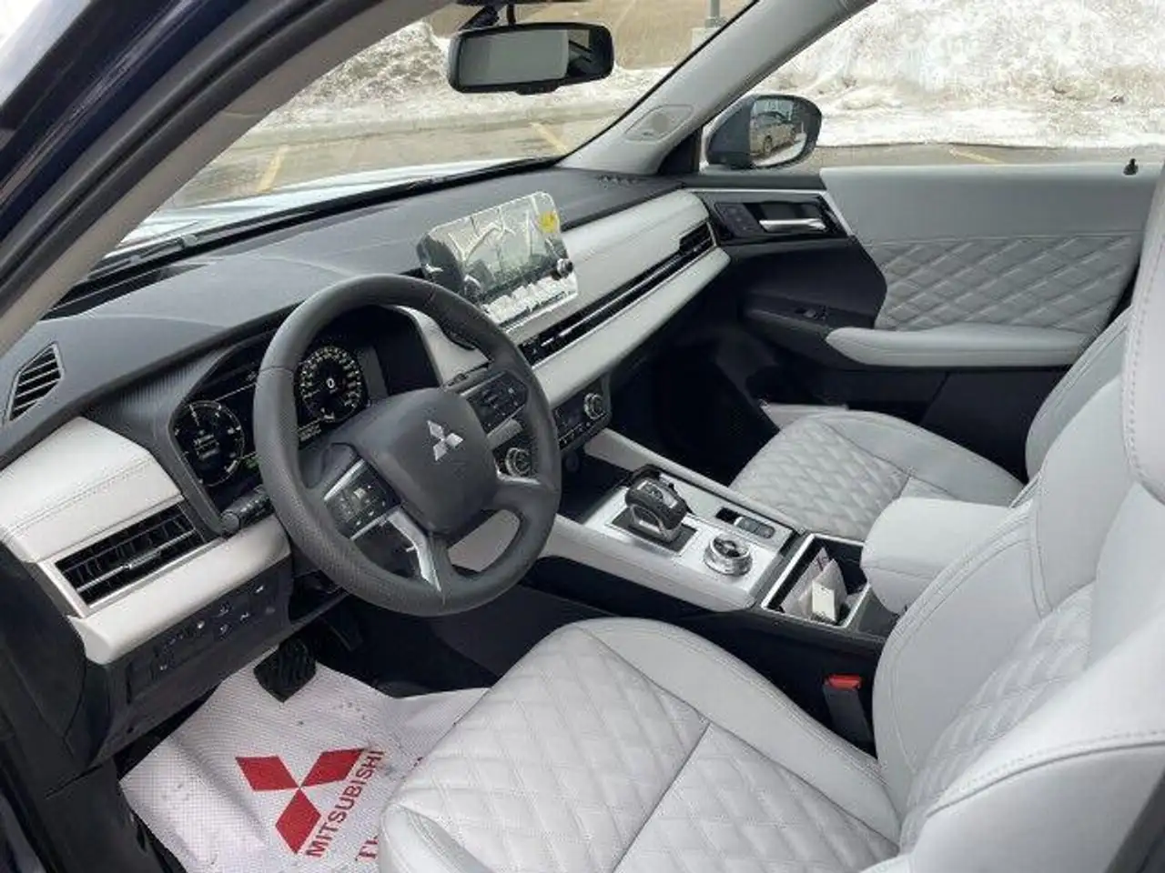Mitsubishi Outlander снимка Mitsubishi Outlander