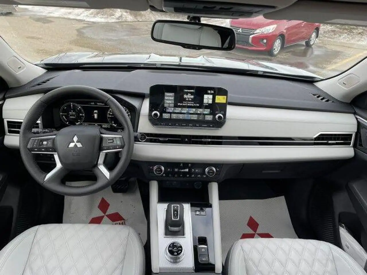 Mitsubishi Outlander снимка Mitsubishi Outlander