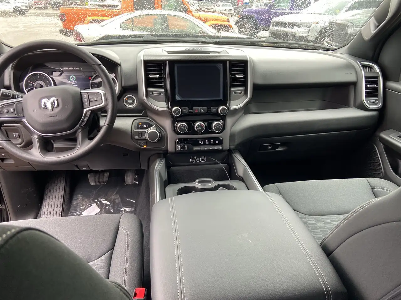 RAM 1500 снимка RAM 1500