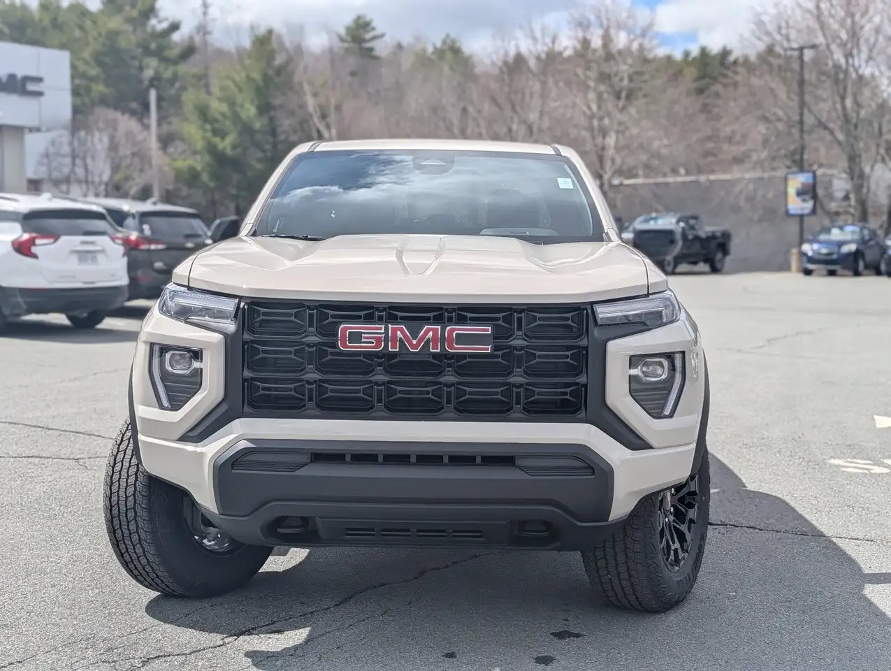 GMC Canyon снимка GMC Canyon
