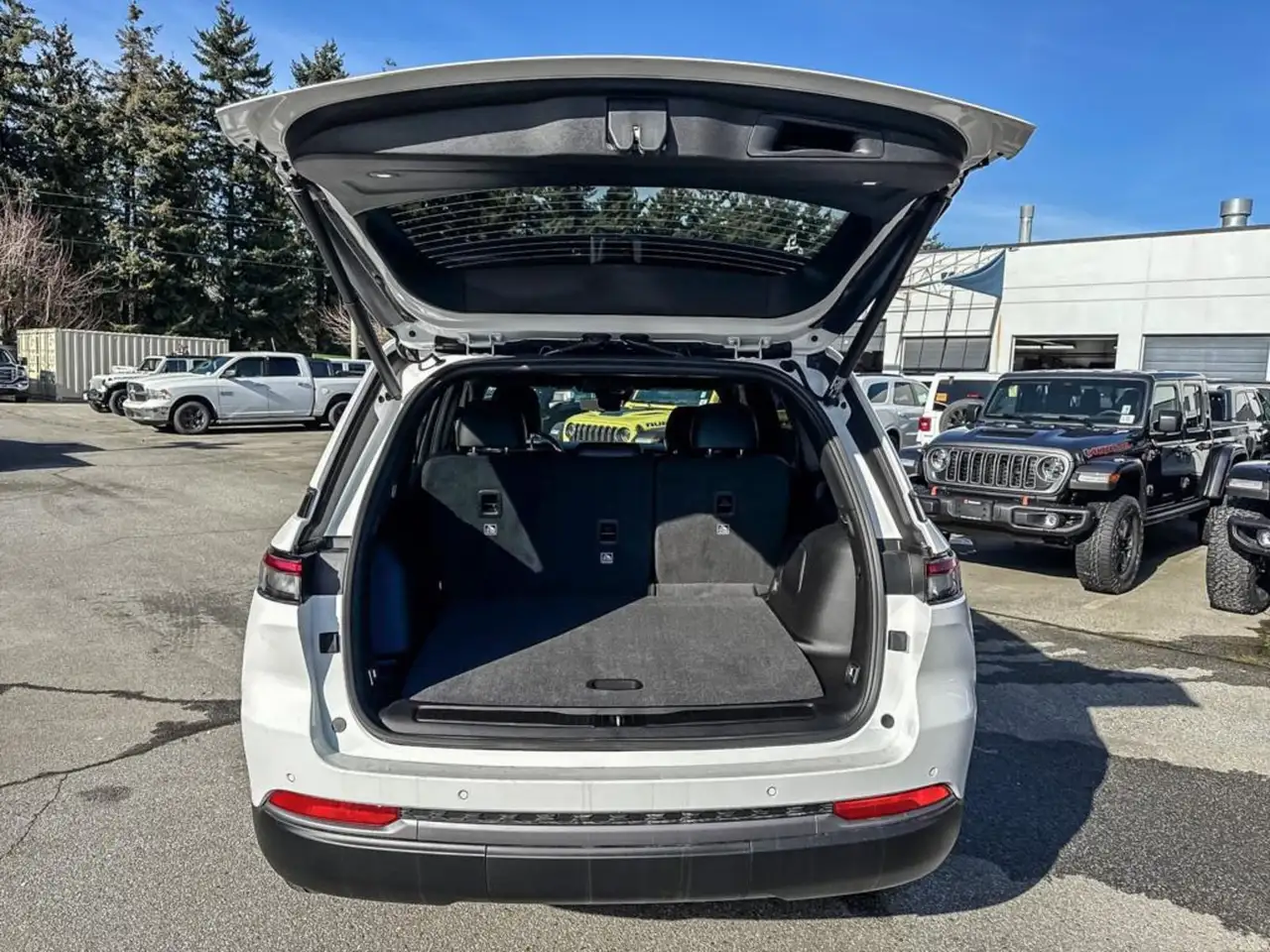 Jeep Grand Cherokee photo Jeep Grand Cherokee