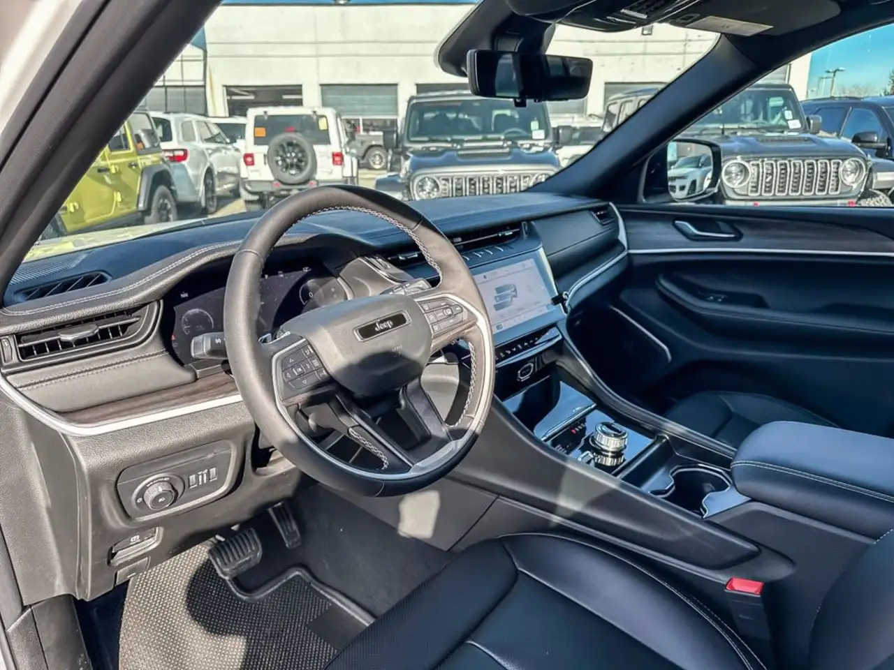 Jeep Grand Cherokee photo Jeep Grand Cherokee