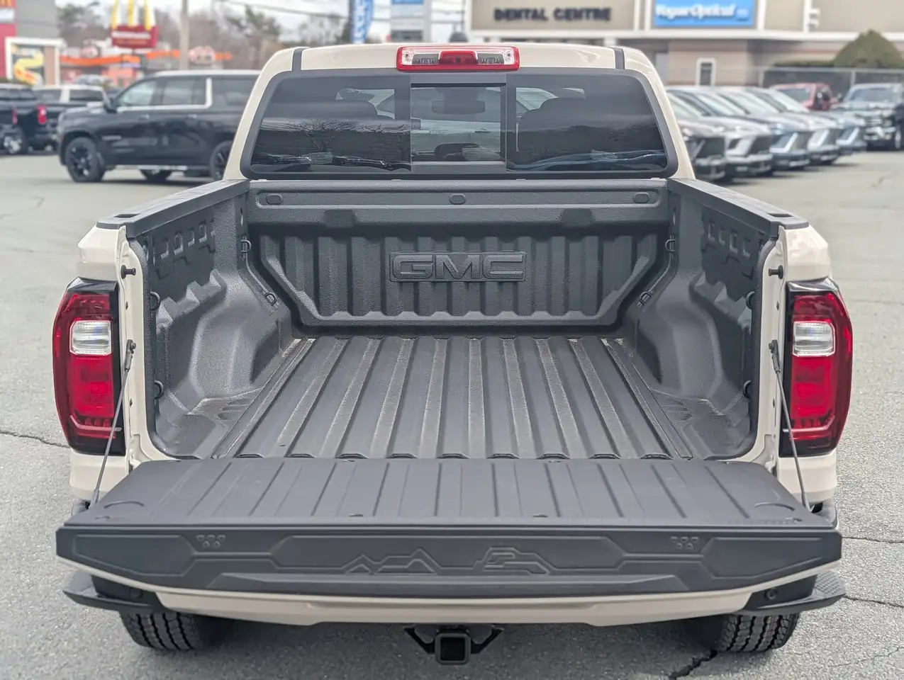 GMC Canyon снимка GMC Canyon