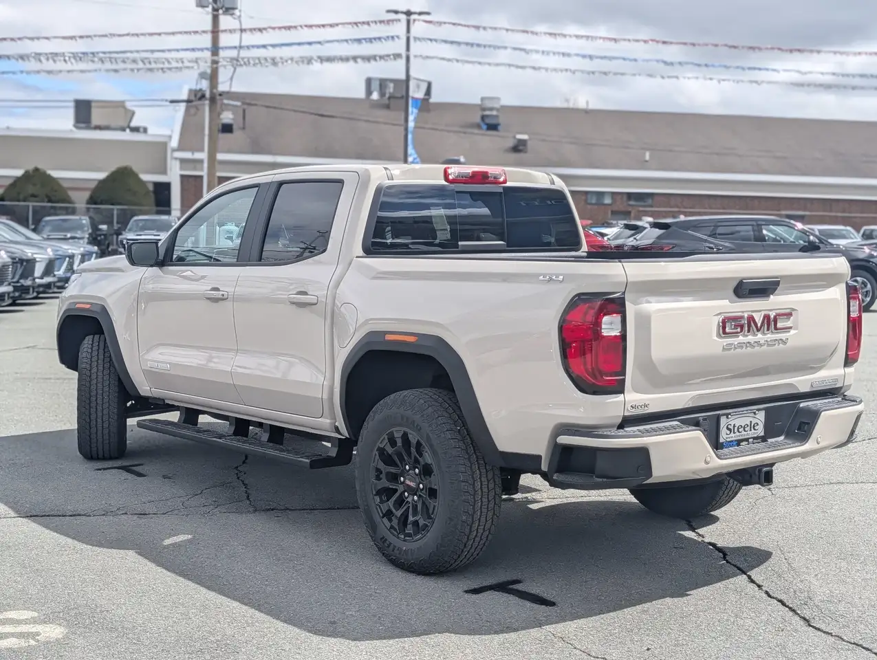 GMC Canyon снимка GMC Canyon