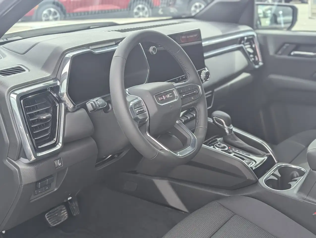 GMC Canyon снимка GMC Canyon