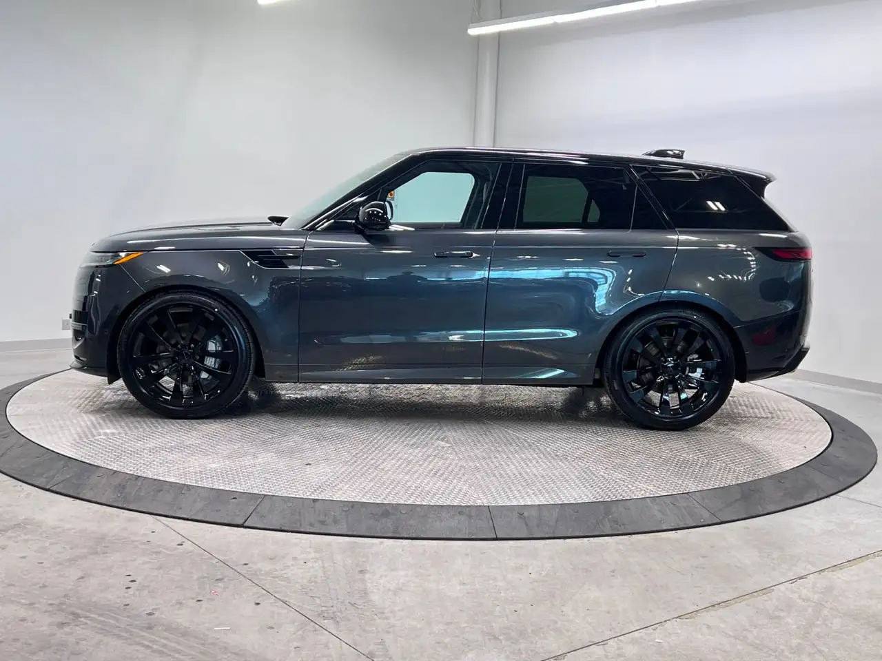 Land Rover Range Rover Sport photo Land Rover Range Rover Sport