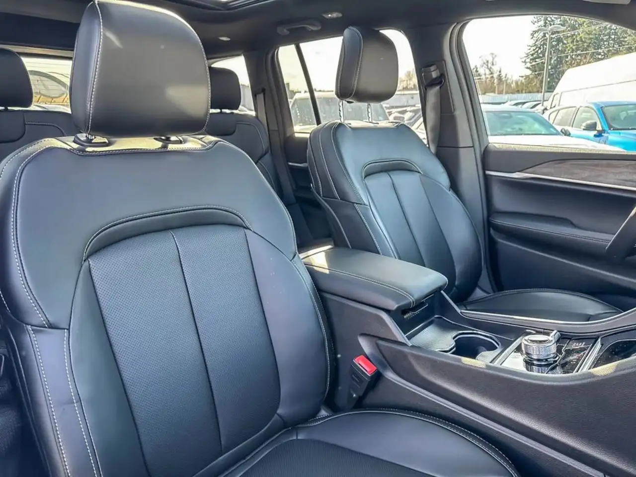 Jeep Grand Cherokee photo Jeep Grand Cherokee