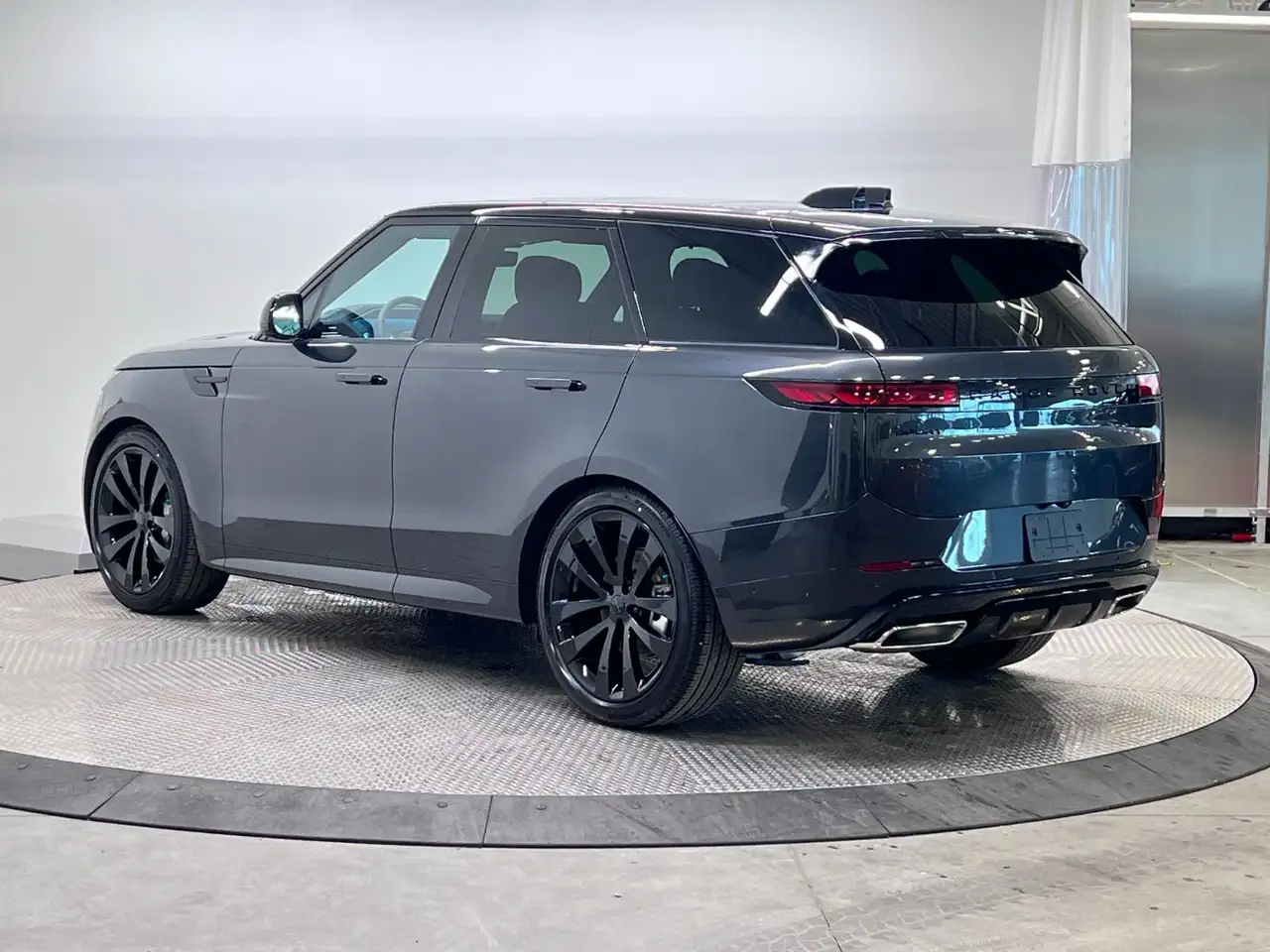 Land Rover Range Rover Sport photo Land Rover Range Rover Sport