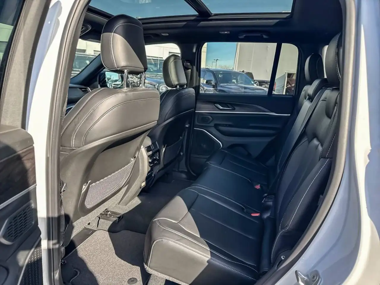Jeep Grand Cherokee photo Jeep Grand Cherokee