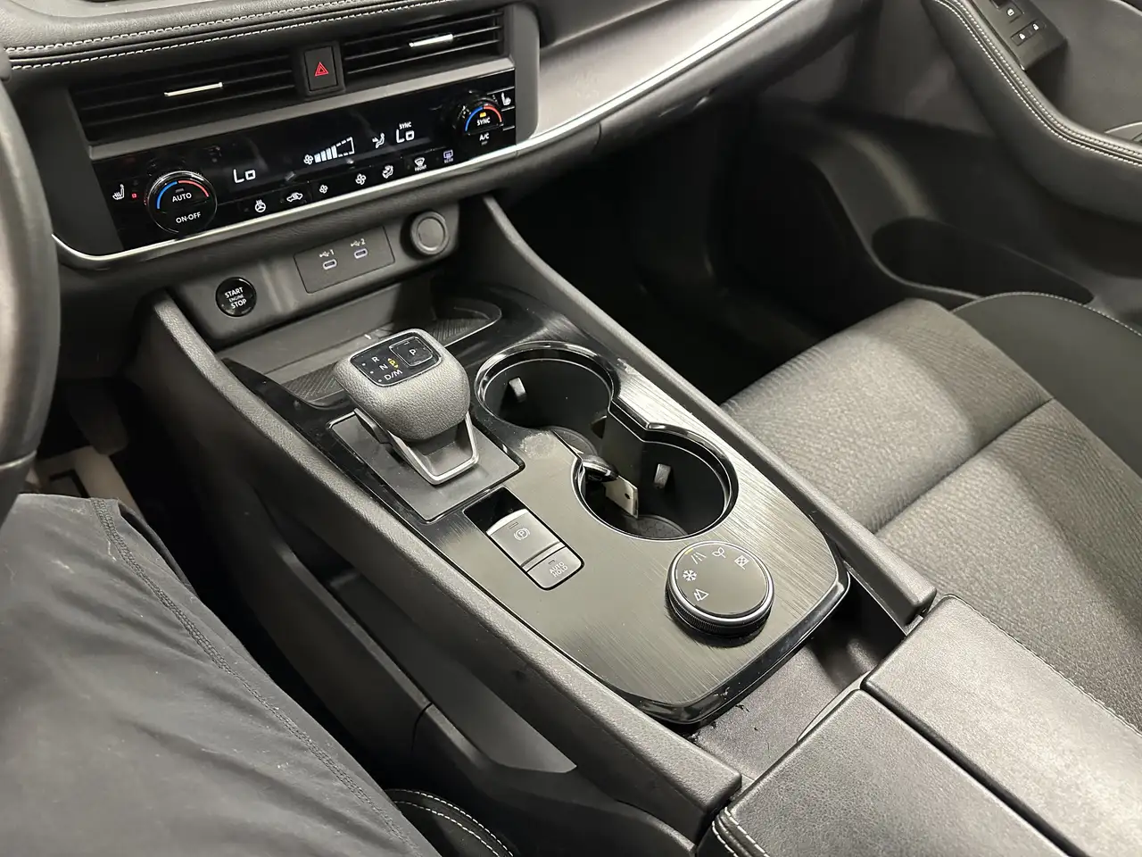 Nissan Rogue fotografie Nissan Rogue