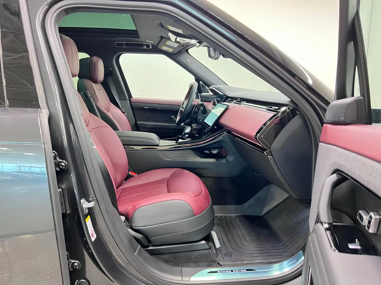 Land Rover Range Rover Sport photo Land Rover Range Rover Sport
