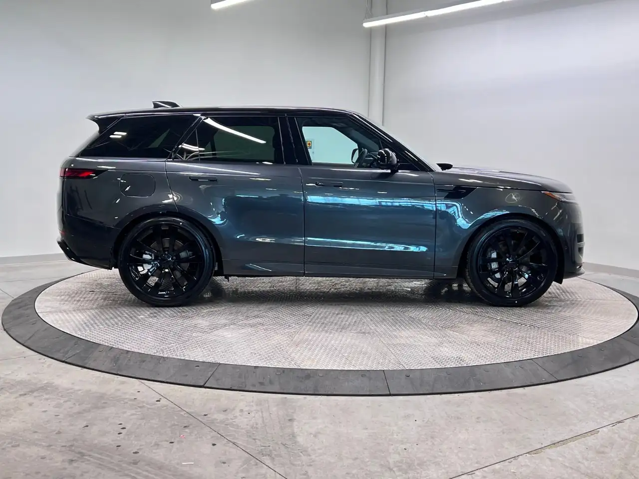 Land Rover Range Rover Sport photo Land Rover Range Rover Sport